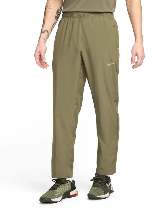 Nike Form Men's Dri-FIT Open-Hem Trousers - Lightweight & Breathable for Everyday Wear & Athletic Activities